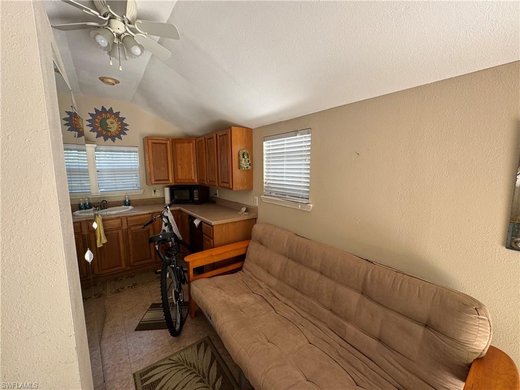 RIVERBEND MOTORCOACH RESORT - Land