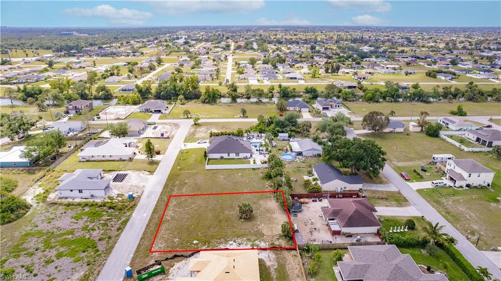 CAPE CORAL - Land