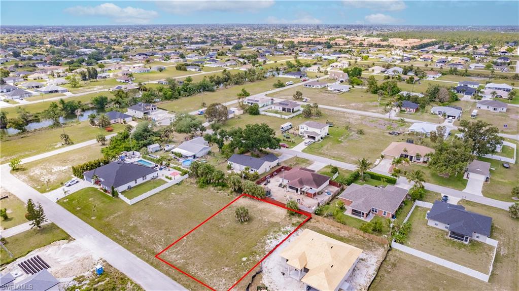 CAPE CORAL - Land