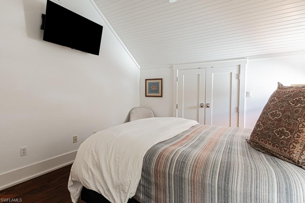 OLDE NAPLES - Residential Lease