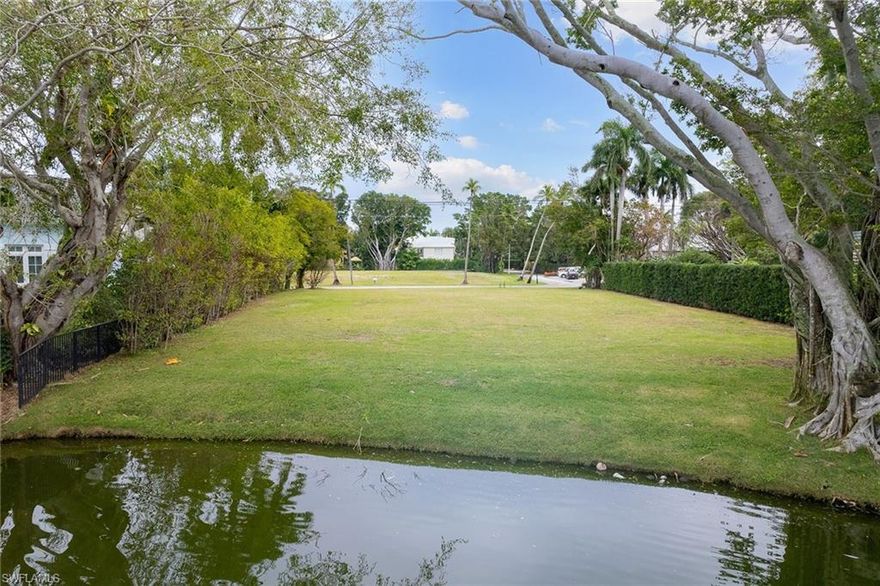 In the desirable neighborhood of Port Royal, this attractive property boasts western-facing views over Lantern Lake. The lot offers a prime opportunity to build a custom home on .45 acres and features 109 feet of lakefront footage. Just a short distance from the fitness, spa and tennis facility and soon-to-be-built, new Port Royal clubhouse or go into town and enjoy the shops and dining on Third Street S. The property is eligible for Port Royal club membership.