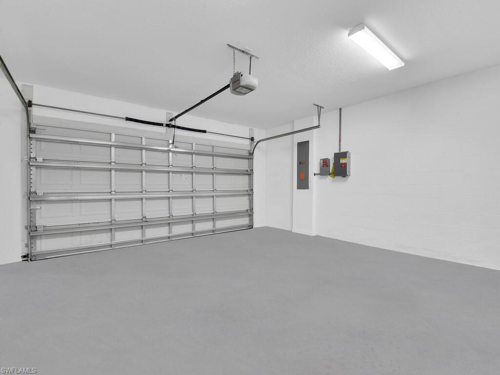 MAPLE RIDGE - Residential