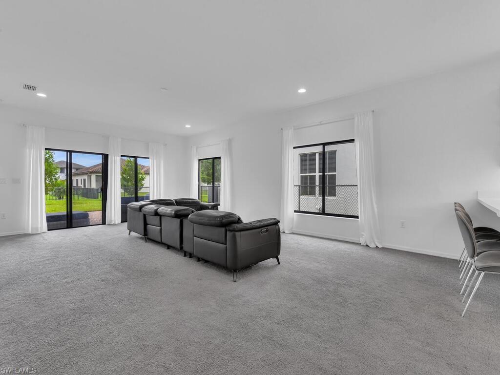 MAPLE RIDGE - Residential