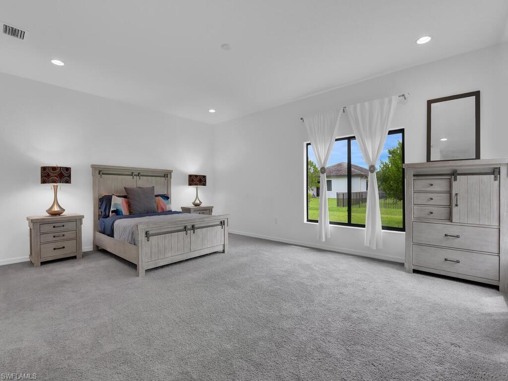 MAPLE RIDGE - Residential