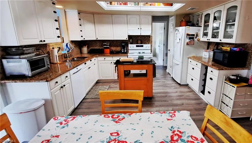 North Fort Myers, Florida 33903, United States, 2 Bedrooms Bedrooms, ,2 BathroomsBathrooms,Residential,Active,41685