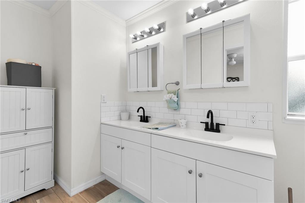 RIVIERA COLONY - Residential