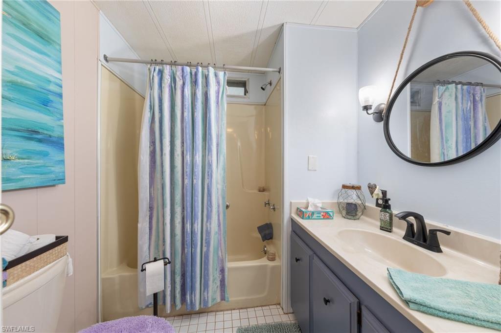 SIX LAKES COUNTRY CLUB - Residential