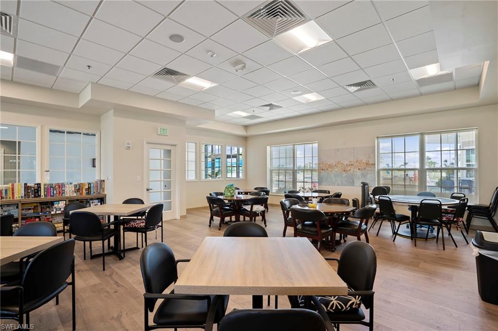 SIX LAKES COUNTRY CLUB - Residential