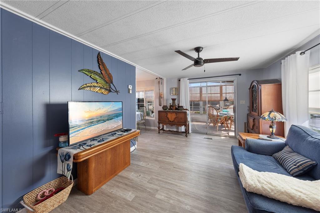 SIX LAKES COUNTRY CLUB - Residential