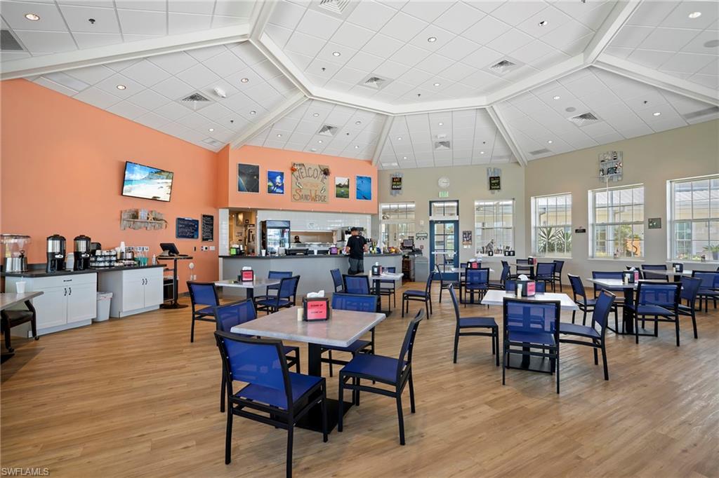 SIX LAKES COUNTRY CLUB - Residential