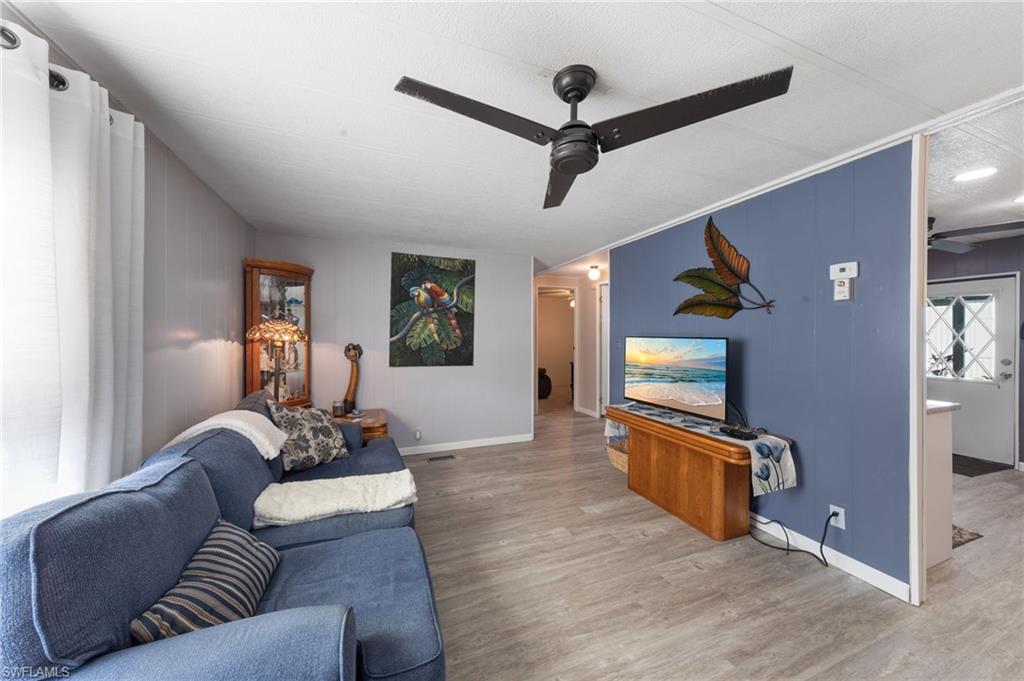 SIX LAKES COUNTRY CLUB - Residential