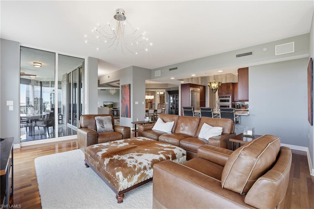 LA SCALA AT THE COLONY - Residential