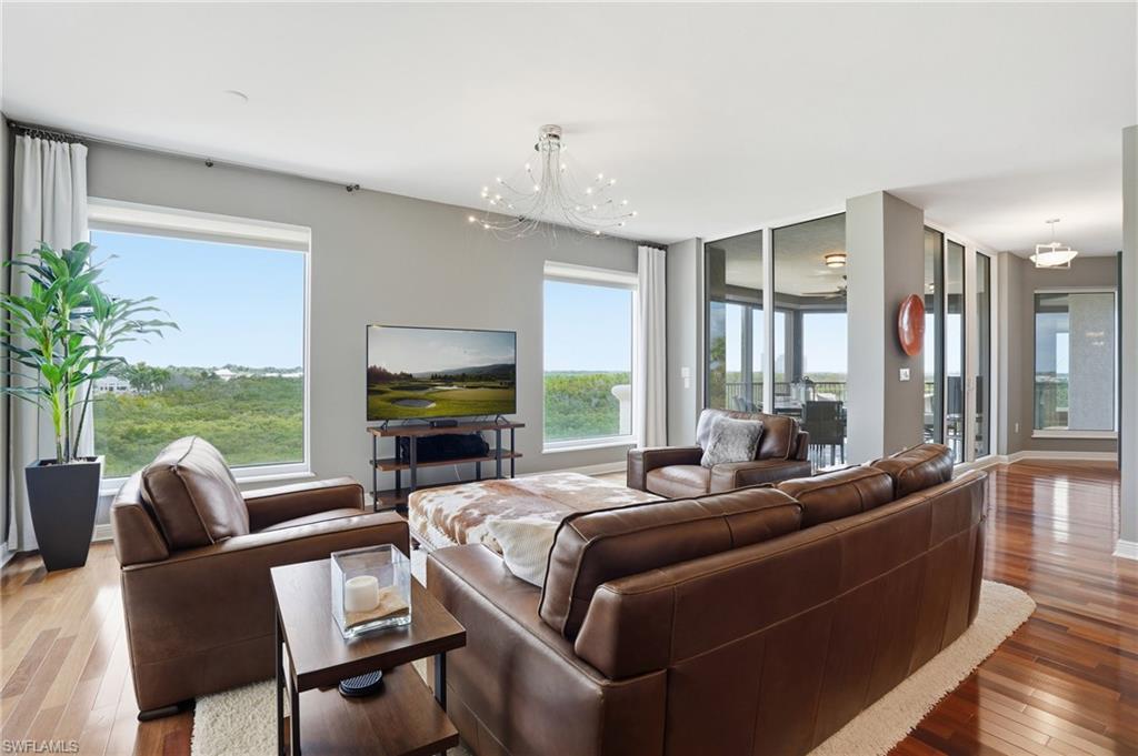 LA SCALA AT THE COLONY - Residential