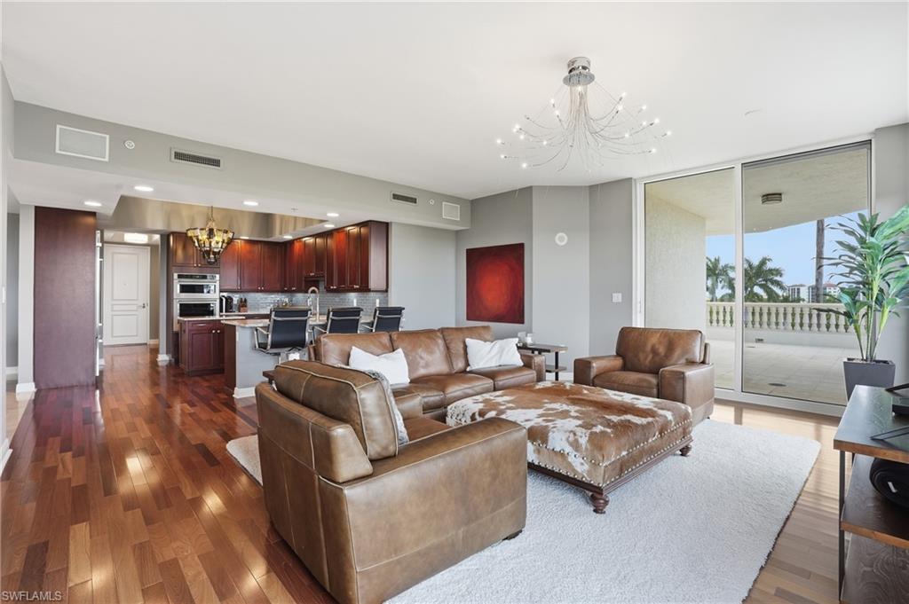 LA SCALA AT THE COLONY - Residential