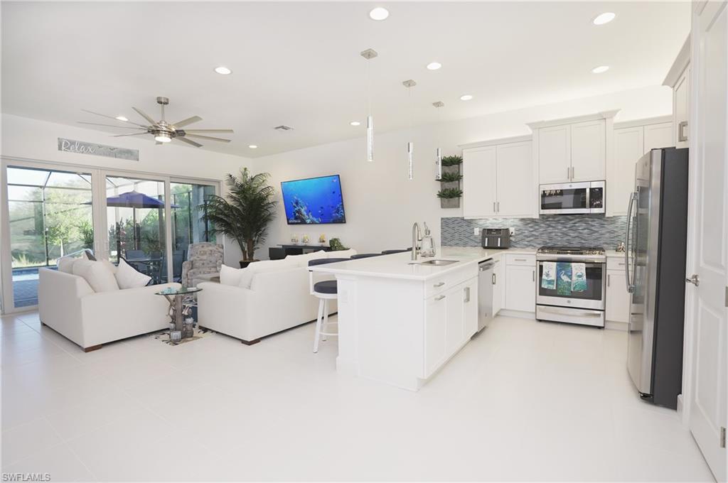 VALENCIA TRAILS - Residential