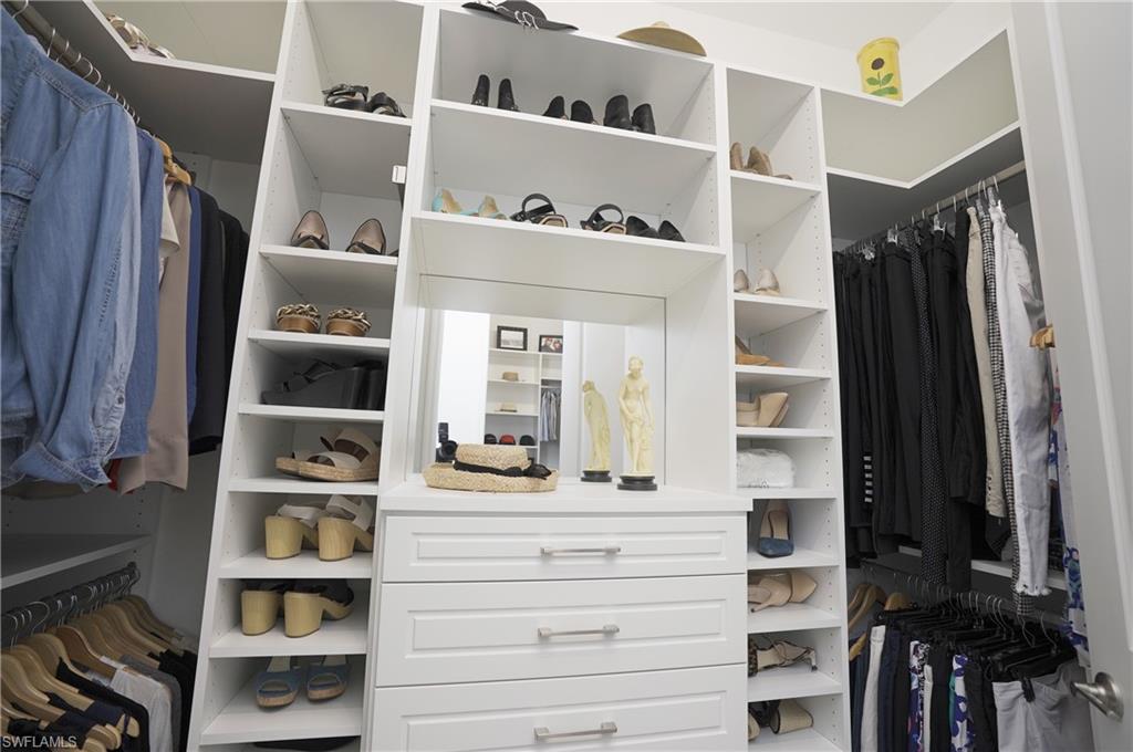 VALENCIA TRAILS - Residential