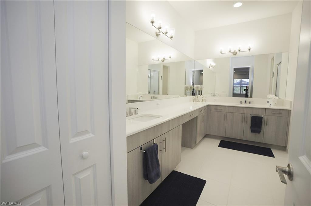 VALENCIA TRAILS - Residential