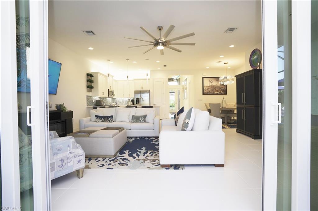 VALENCIA TRAILS - Residential