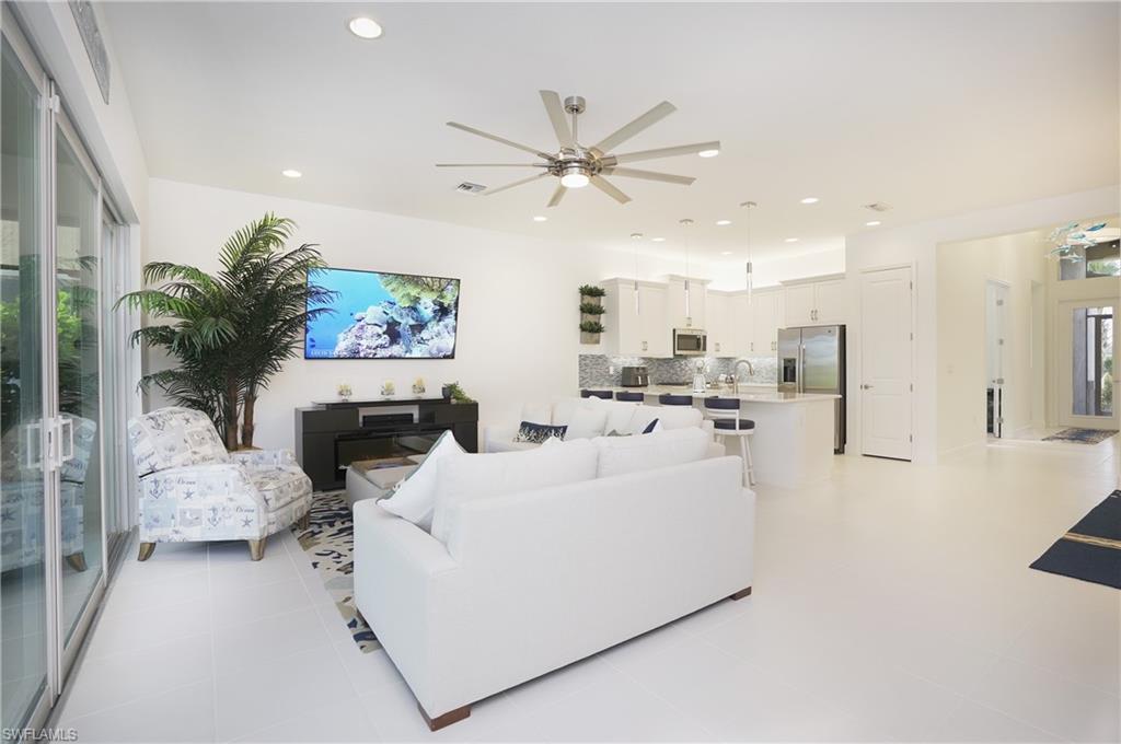 VALENCIA TRAILS - Residential