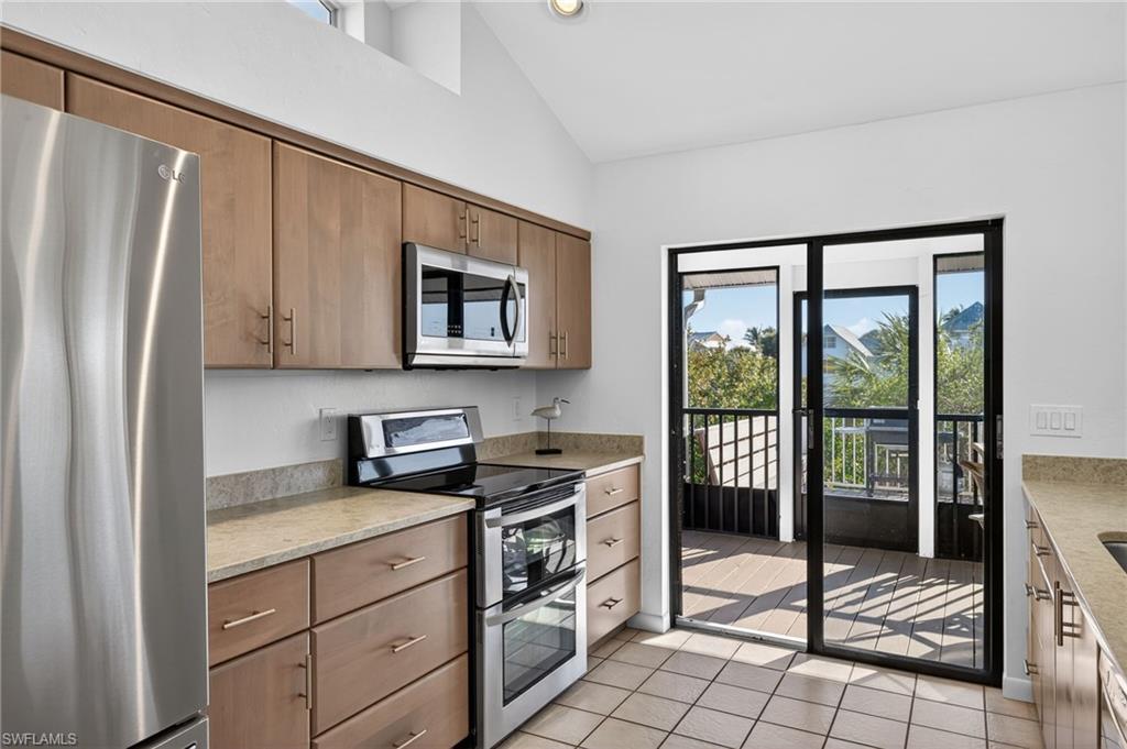 SANIBEL BAYOUS - Residential