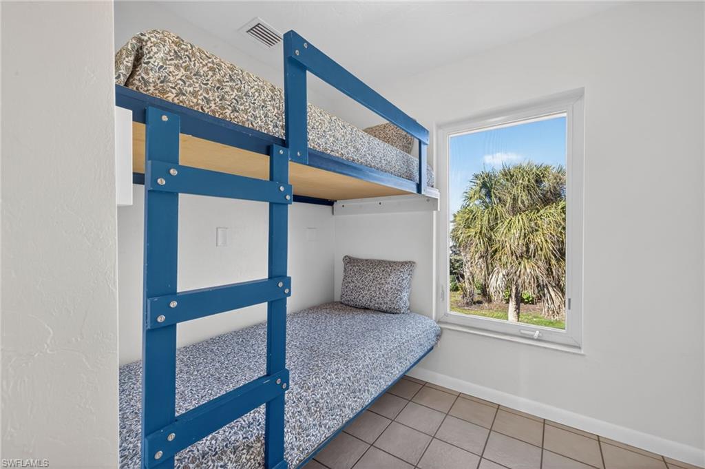 SANIBEL BAYOUS - Residential