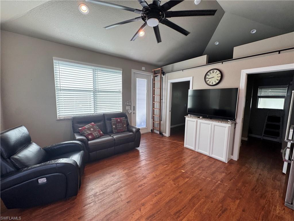 RIVERBEND MOTORCOACH RESORT - Land