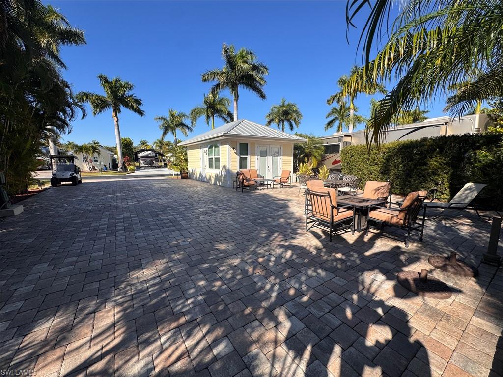 RIVERBEND MOTORCOACH RESORT - Land