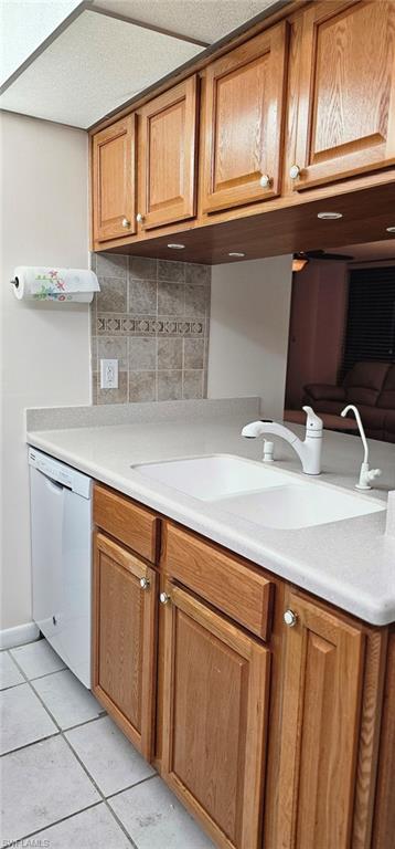 SCHOONER BAY - Residential Lease