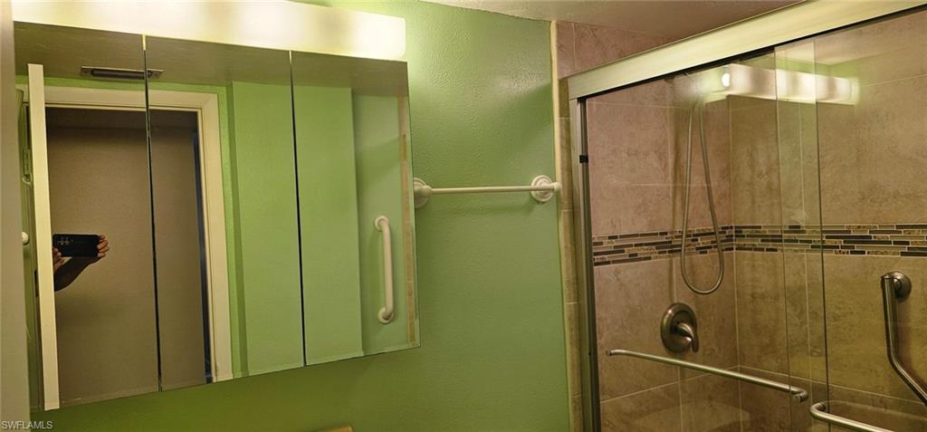 SCHOONER BAY - Residential Lease