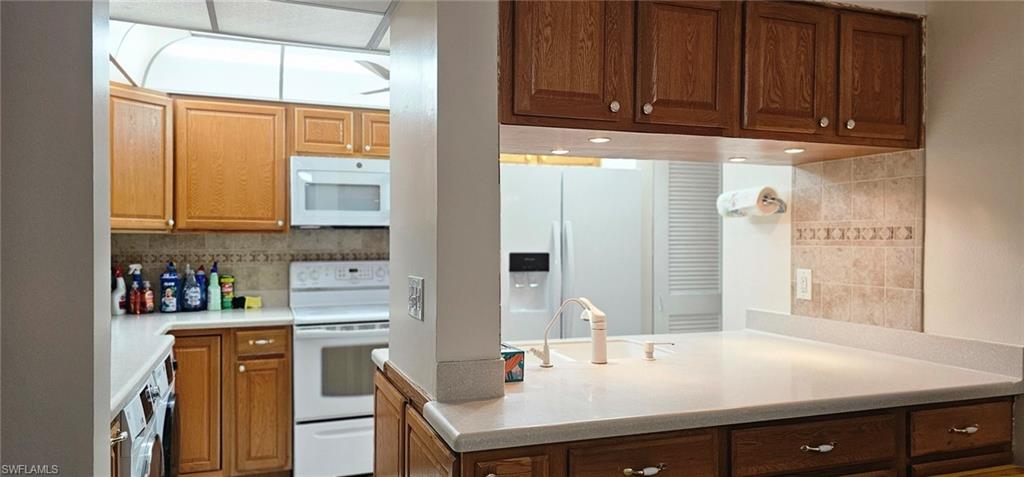 SCHOONER BAY - Residential Lease