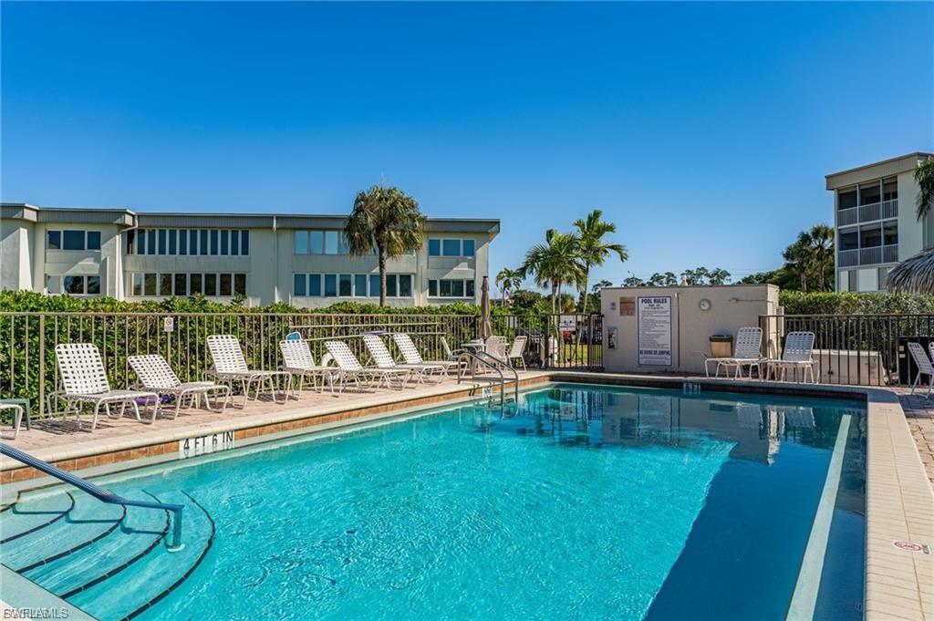 SEVEN LAKES - Residential