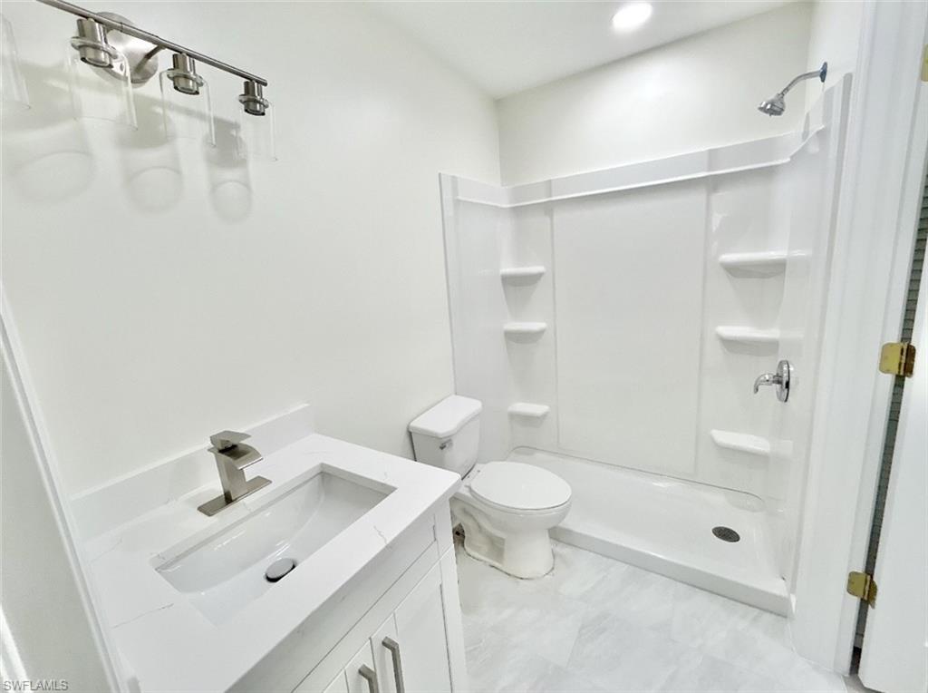 SEVEN LAKES - Residential