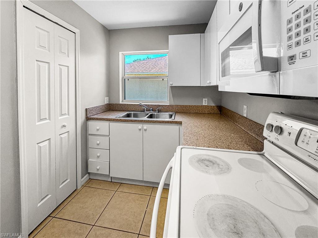 CAPE CORAL - Residential Lease