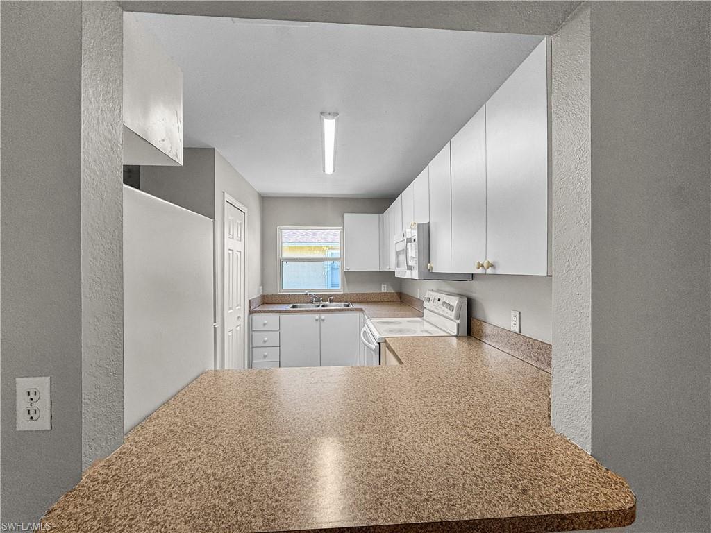 CAPE CORAL - Residential Lease