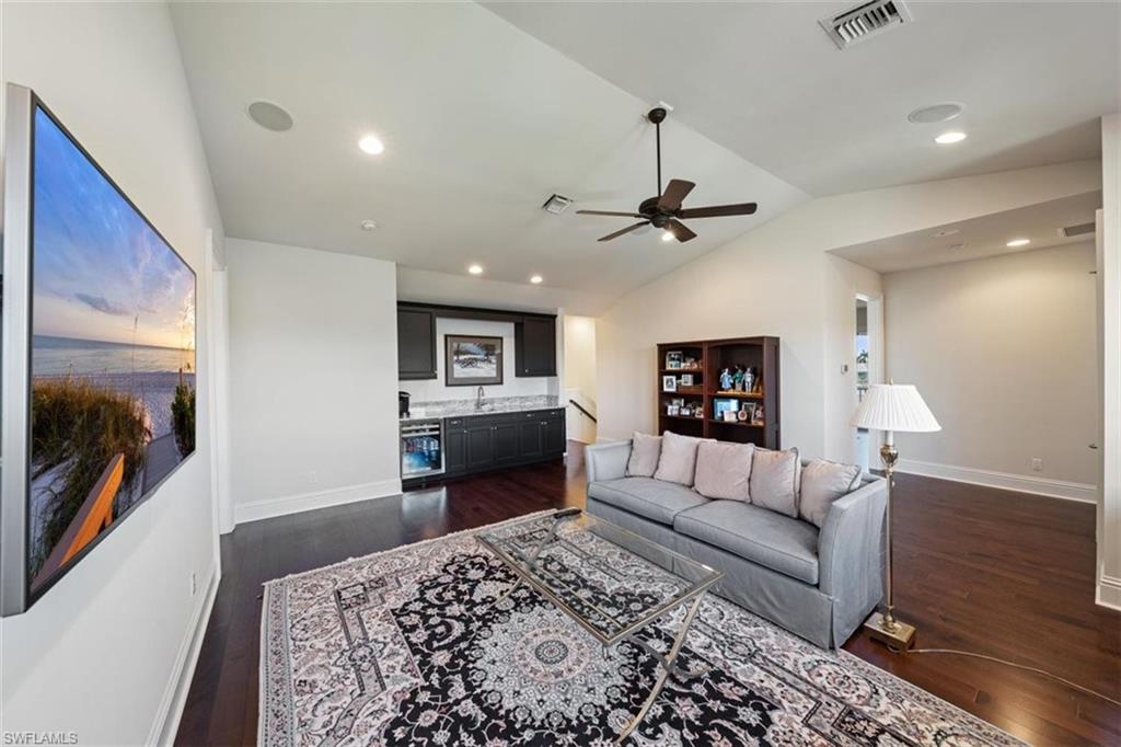 MARCO BEACH - Residential