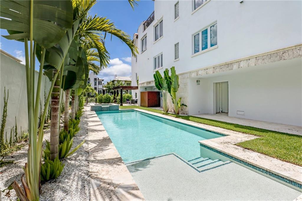 OLDE NAPLES - Residential