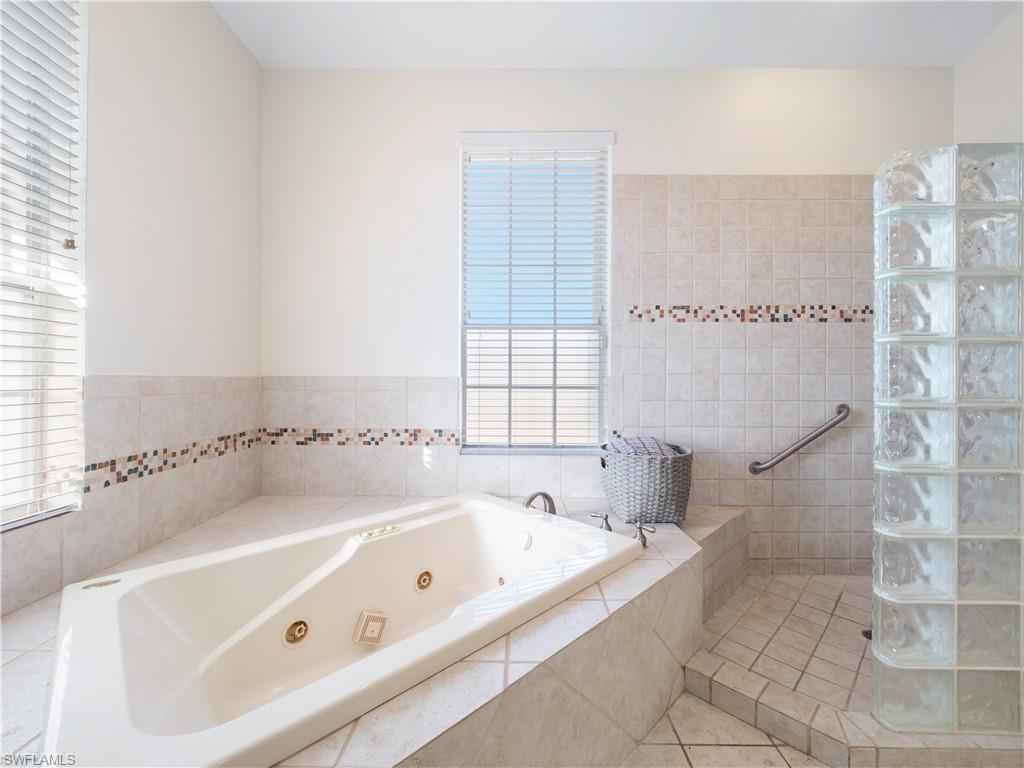 ISLAND PARK WOODLANDS - Residential