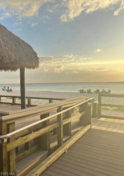 MOORINGS - Residential