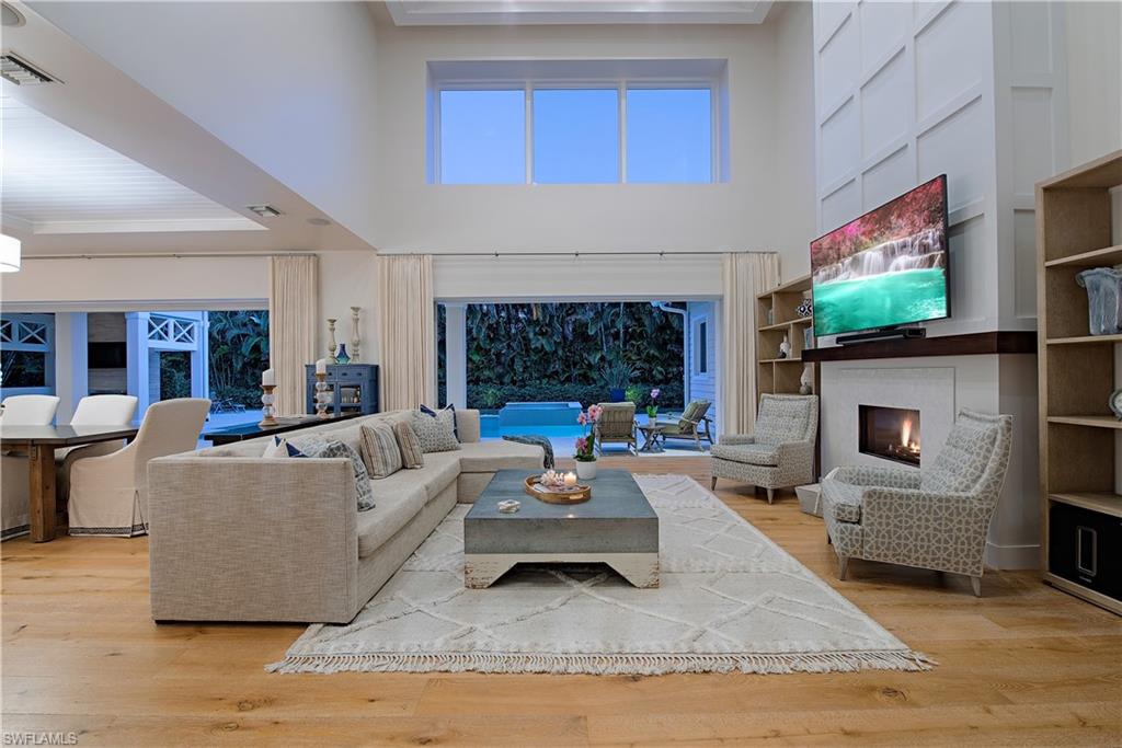 MOORINGS - Residential