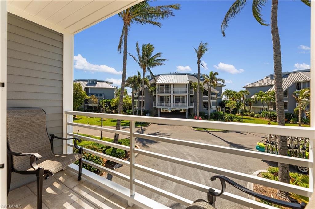 LAND'S END - Residential