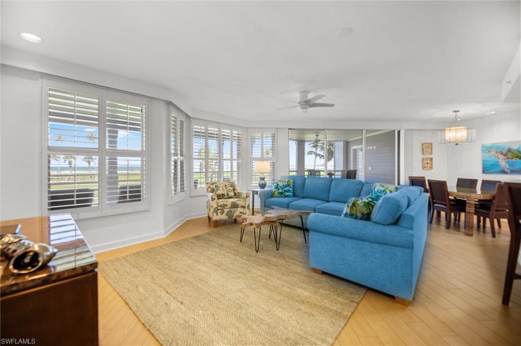 LAND'S END - Residential