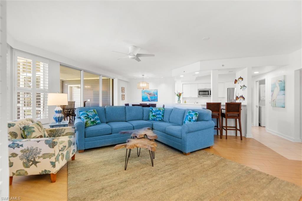 LAND'S END - Residential