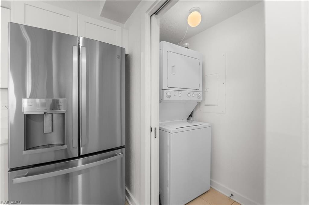 LAND'S END - Residential