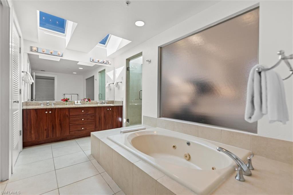 LAND'S END - Residential