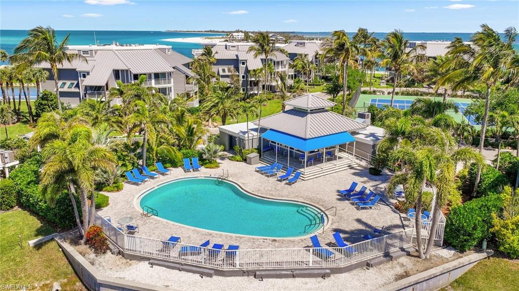 LAND'S END - Residential