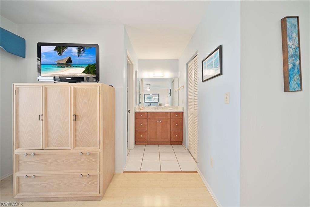 BLIND PASS CONDO - Residential