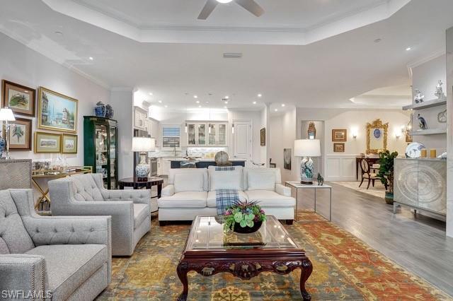 ESPLANADE - Residential