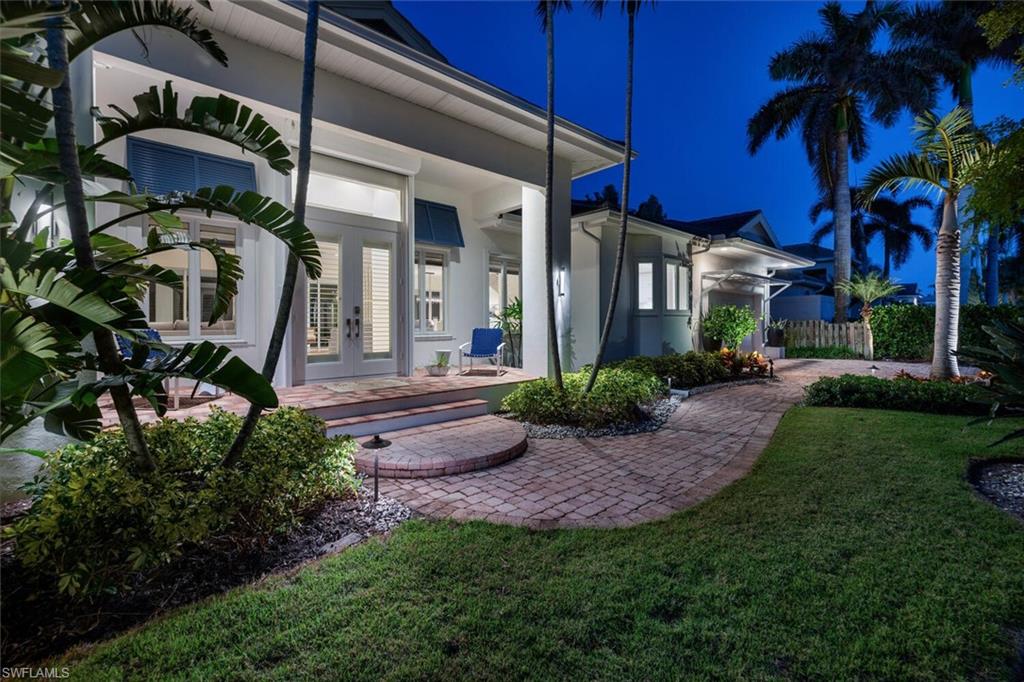 MOORINGS - Residential