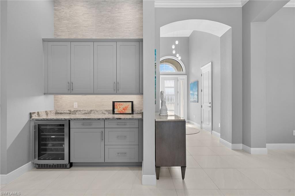 TWIN EAGLES - Residential