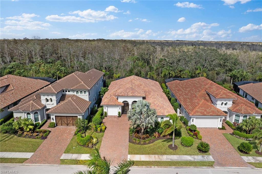 TWIN EAGLES - Residential